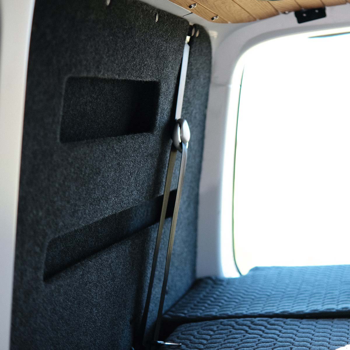 Habillage de panneau latéral arrière droit avec compartiments de rangement VW T5-T6.1