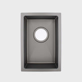 Auf diesem Bild ist die Queensize Spüle in der Dark Edition in Größe S zu sehen.