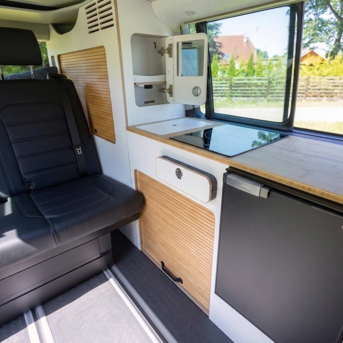 Schranksystem CaliOne VW T5 - T6 California Beach eine Schiebetür rechts