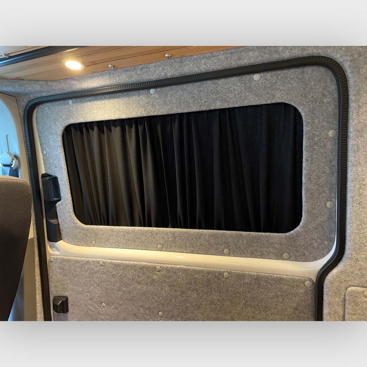 Fensterverkleidung Schiebetür Beifahrerseite mit Vorhangvorbereitung VW T5-T6.1