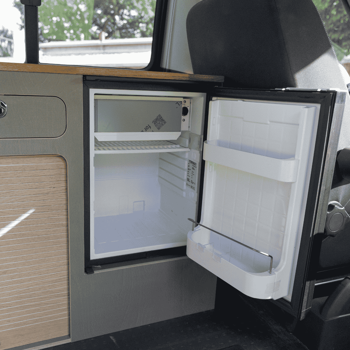 Schranksystem CaliOne VW T5 - T6 California Beach eine Schiebetür rechts