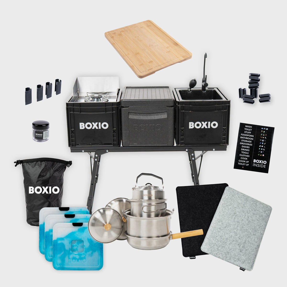 BOXIO KITCHEN PLUS mobile Outdoorküche mit Stehhöhe, Holzbrett, Spüle, Gaskocher, Töpfe, Zubehör und Tragebeutel