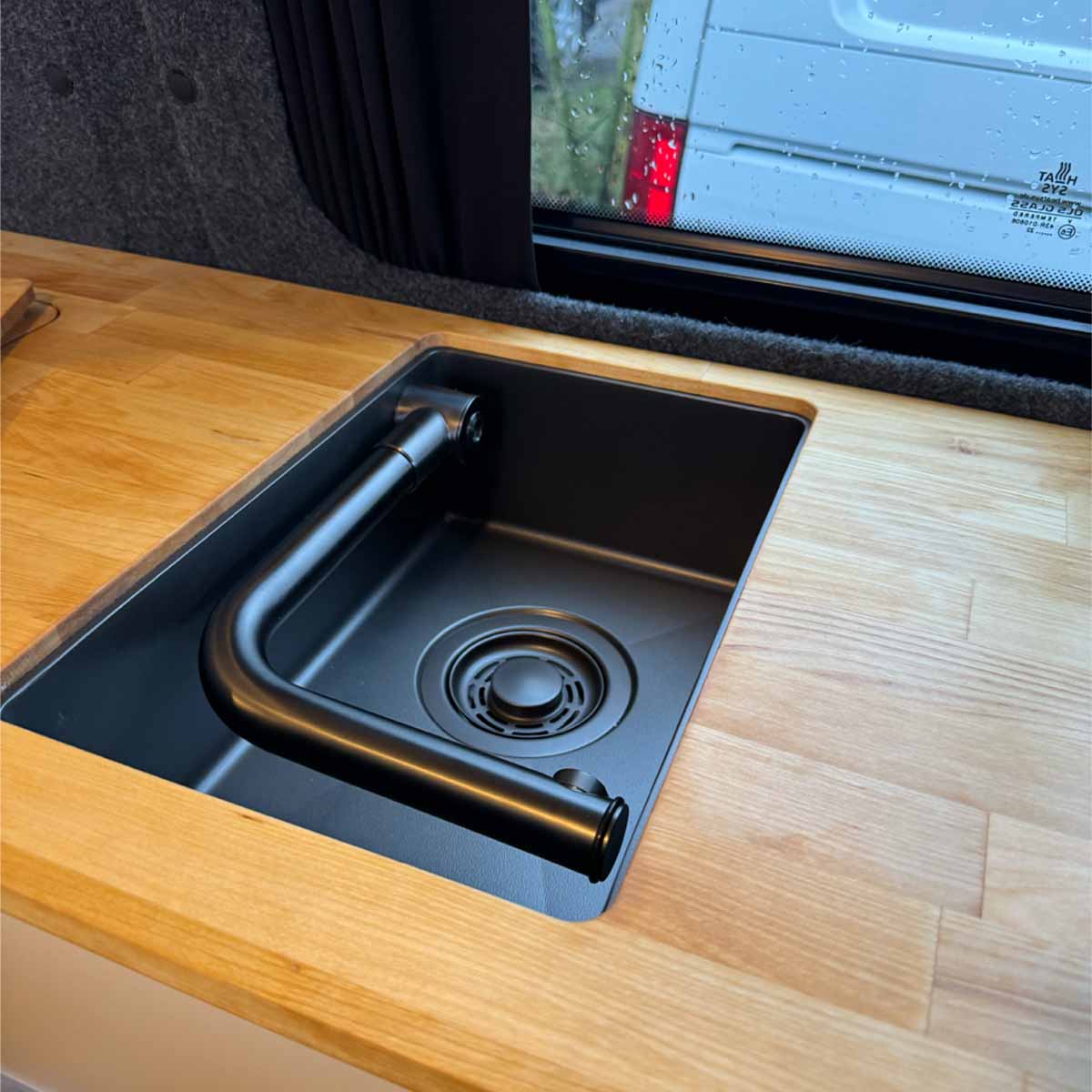 camping spüle mit wasserhahn Queensize Camper versenkbare Kaltwasser Armatur Black Edition